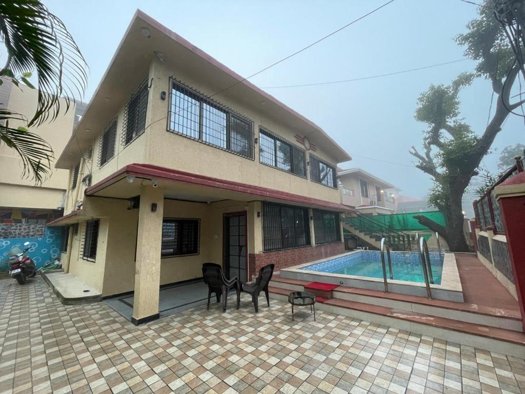 Hotel Phoenix Lonavala Exteriör bild