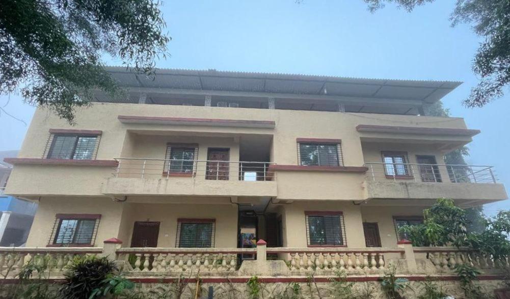 Hotel Phoenix Lonavala Exteriör bild