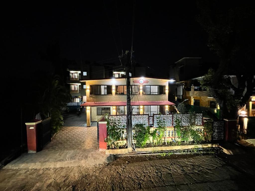 Hotel Phoenix Lonavala Exteriör bild
